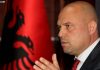 Ylli Manjani, Xhafës/ Po survejon Bashën? Je i turpshëm o trafikant