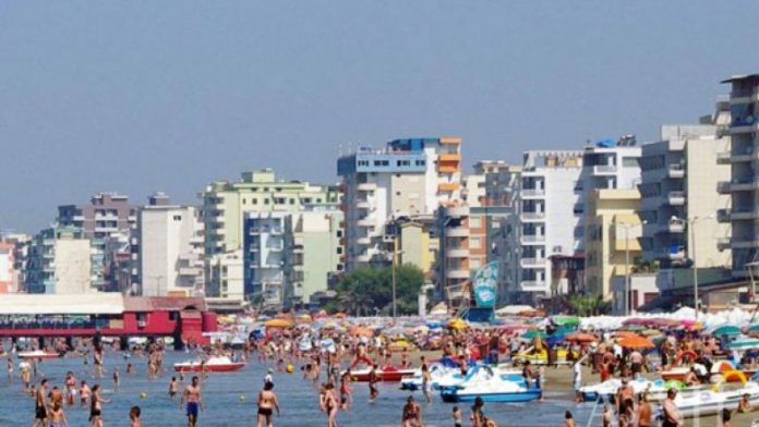 Plazhi-i-Durresit-Foto-Gezim-Kabashi-780x439