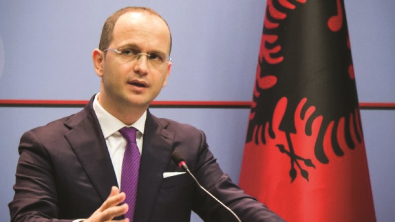 Ditmir Bushati   A ka Shqipëria një politikë të jashtme 