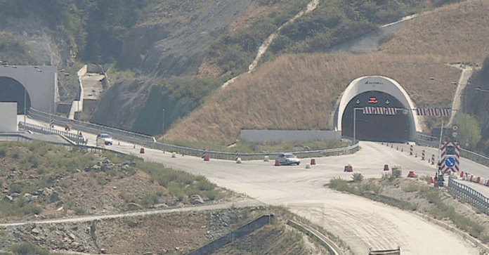 auto_elbasani1552559644
