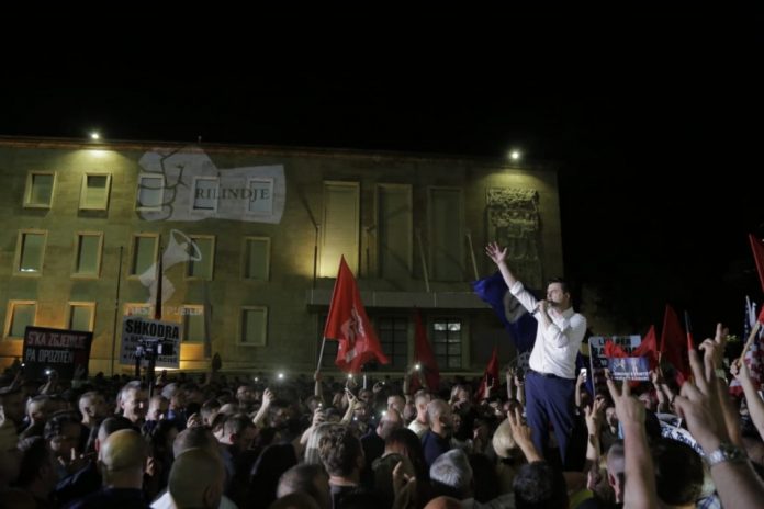 protesta-opozites-bulevardi-qershor-21-Basha-sheshi-dritat-largimi-Rama-18-1024x682