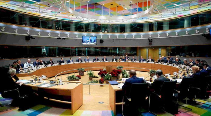 EU-696x385