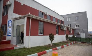 Dy të mitur i dërgojnë natën në spital, policia jep detajet. Çfarë ndodhi në lokal