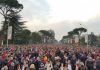 Pjesëmarrje e jashtëzakonshme në tubimin e Presidentit, shqiptarët me flamuj në duar