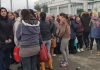 “Nuk kemi marrë pagat e luftës, na kërcënojnë për pushim nga puna”, punonjësit e një fasonerie në Durrës në protestë
