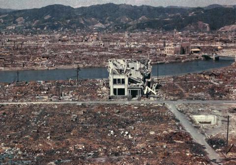 Hiroshima-aftermath-NARA_1