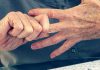 A është e dëmshme kërcitja e kockave – Kujdesi që ju duhet