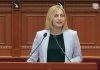 Dr. Ina Zhupa për” broshurën” e PS: Flisni për libra falas për arsimin e detyruar, në fakt është një mashtrim i madh ato janë libra borxh!