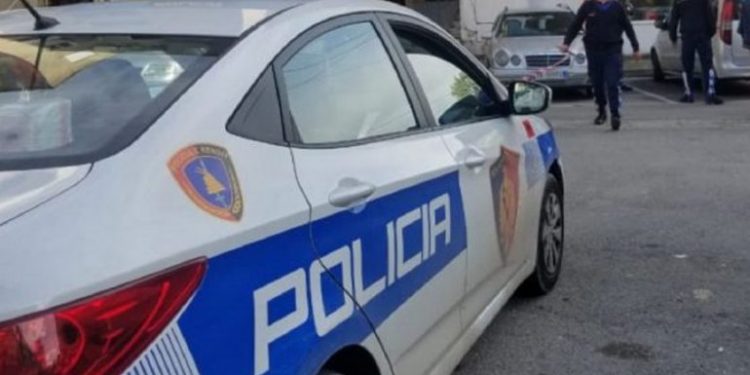 Largohet nga banesa një 17 vjeçare në Pogradec, nëna ngre alarmin në polici