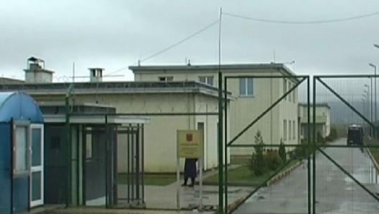 E rëndë në burgun e Drenovës, i dënuari për vrasje dhunon punonjësin e policisë (EMRI)