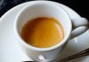 Çfarë ndodh me mëlçinë nëse pini dy filxhanë kafe në ditë