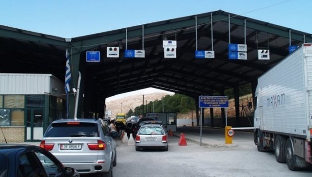 Fluks në hyrje në pikën doganore të Kapshticës, ja sa shqiptarë janë kthyer në vendlindje në 24 orët e fundit