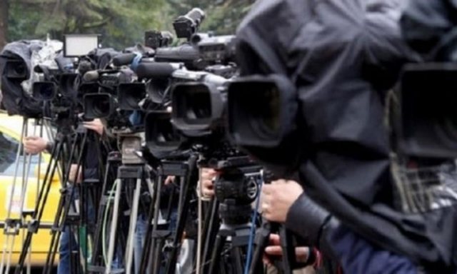 Gjendja e medias në përkeqësim të vazhdueshëm në Shqipëri, por autoritetet premtojnë përmirësim të sigurisë