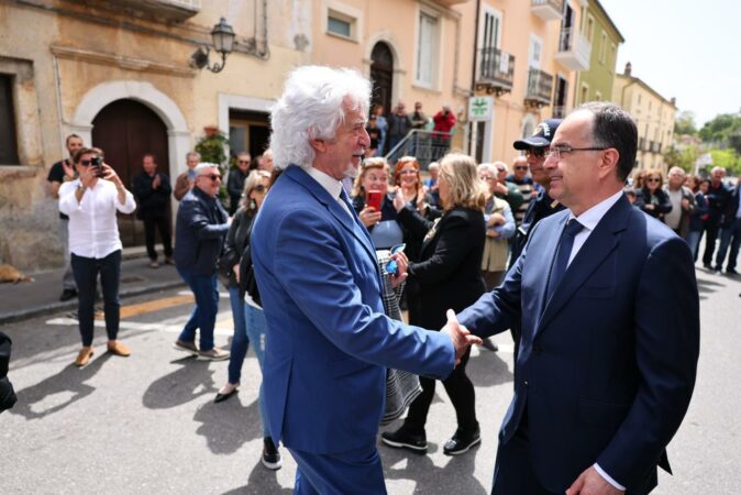 Presidenti Begaj takon arbëreshët në Itali  Ruajtja e identitetit shqiptar një vlerë e jashtëzakonshme  të forcojmë bashkëpunimin