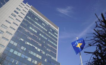 Qeveria e Kosovës i kundërpërgjigjet Stanos me dy foto: Hiqni masat