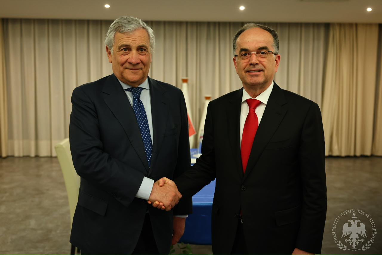 Presidenti Begaj u takua në Kalabri me Zëvendës Kryetarim e Këshillit të Ministrave dhe Ministër i Punëve të Jashtme të Italisë Antonio Tajani