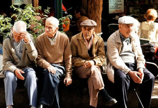 Pensionet në Shqipëri, përballë sfidave të plakjes së popullsisë dhe informalitetit në ekonomi