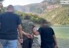 Dyshohet se tentoi të vriste një person, duke qëlluar me pistoletë në drejtim të automjetit të tij, prangoset 35-vjeçari