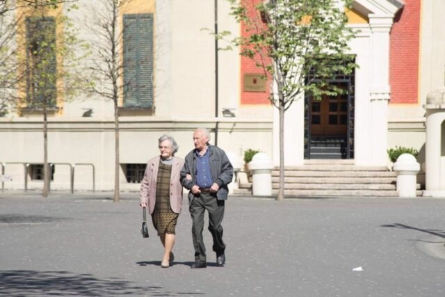  Shqipëria Europiane  vetëm te çmimet  Pensionet shqiptare prekin fundin e Europës  të moshuarit jetojnë me vetëm 30  të pagës