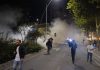 FOTO/ Policia fshihet pas Xhamisë së Namazgjasë, u hedh gaz lotsjellës qytetarëve