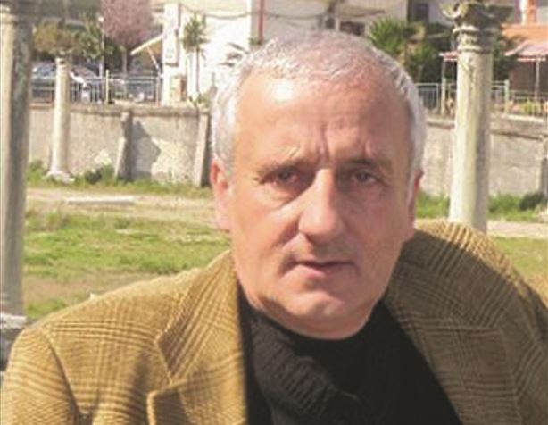 Suplementi Pena Shqiptare  Agim Bajrami  Si mund tē puthet një grua