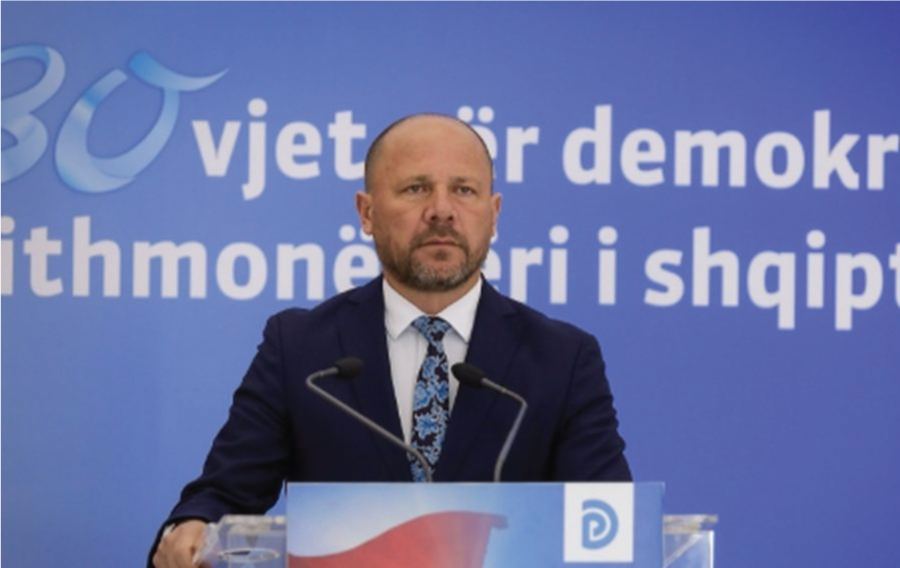 Xhelal Mziu  Rilindja zhvillon akademi politike me leksione se si të vidhen fondet publike