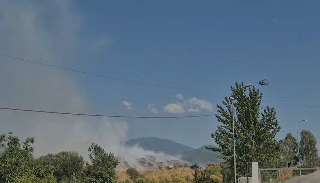 Elbasani 72 orën nën  pushtetin  e flakëve  forca të shumta zjarrfikësesh në vendngjarje  si paraqitet situata