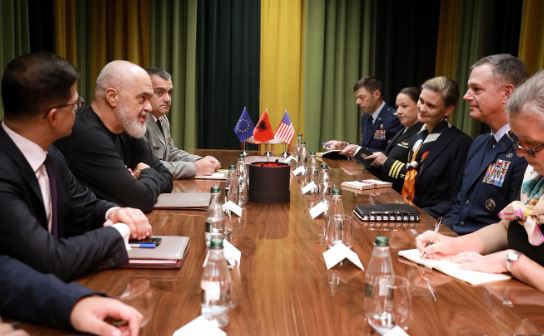 Gjenerali i forcave ajrore amerikane në Tiranë  Ambasada e SHBA zbardh takimet me Ramën dhe Begajn  Optimist për angazhimin rajonal në ndarjen e përgjegjësive