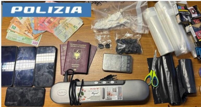 Arrestohen tre trafikantë droge nga Shqipëria në Rimini  sekuestrohet kokainë