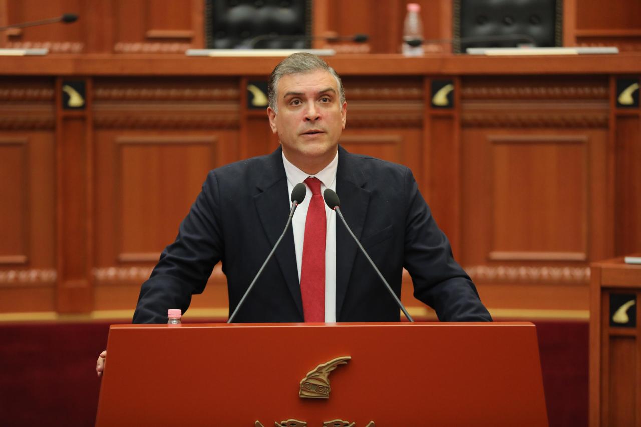 Trajtimi kriminal i Metës  Blushi në Kuvend  Zbatoni rekomandimet e Avokatit të Popullit  edhe Putini lejonte Navalnin të jepnin 