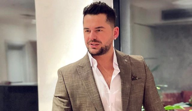 Trishtuese  Ndërron jetë këngëtari Shpat Kasapi