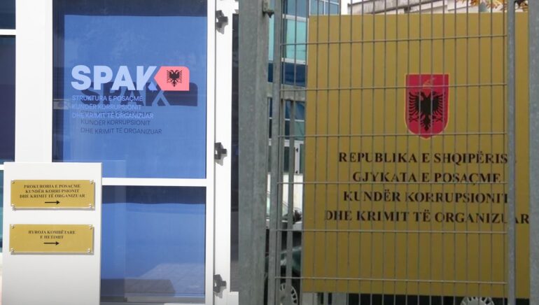 Dosja me zyrtarët e Ministrisë së Drejtësisë  20 mijë euro për një transferim  dënohen dy nga të pandehurit