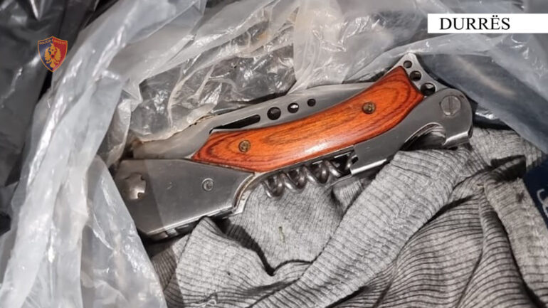 Durrës  Plagosi me thikë një 15 vjeçar  arrestohet autori i mitur