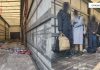 Tentoi të ndihmonte 8 emigrantë afrikanë, që të kalonin ilegalisht kufirin, e pëson shoferi i shoferi i kamionit