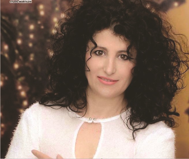 Suplementi Pena Shqiptare  Mimoza Çobo  Kur engjëjt vishen si motra