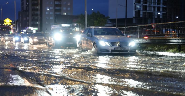 Prej dy ditësh reshje intensive shiu  problematika në Pukë dhe Fushë Arrëz  shkarje dherash dhe ndërprerje të energjisë elektrike në disa zona