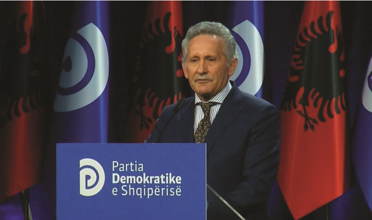 Liria e painstitucionalizuar  tenton tw shkas drejt sundimit