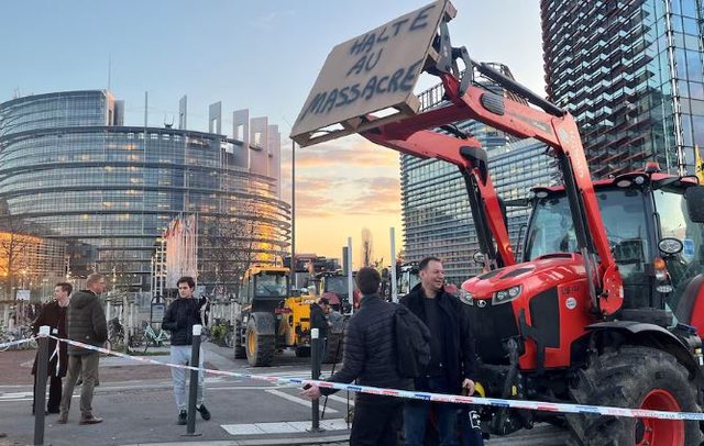 Qeveria franceze bën thirrje për armëpushim për Krishtlindje në protestat e fermerëve