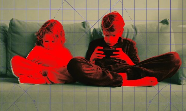 Studimi ngre alarmin për prindërit  Telefoni para moshës 12 vjeçare rrit rreziqet për shëndetin e fëmijëve