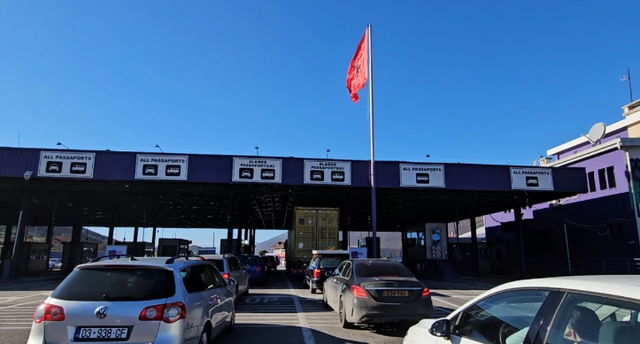 Festat e fundvitit dhe zgjedhjet në Kosovë  fluks i lartë lëvizjesh në pikën kufitare të Morinës