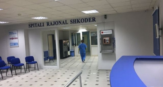 Po vendoste një banderolë  goditet nga rryma elektrike 22 vjeçari në Vaun e Dejës  përfundon në spital