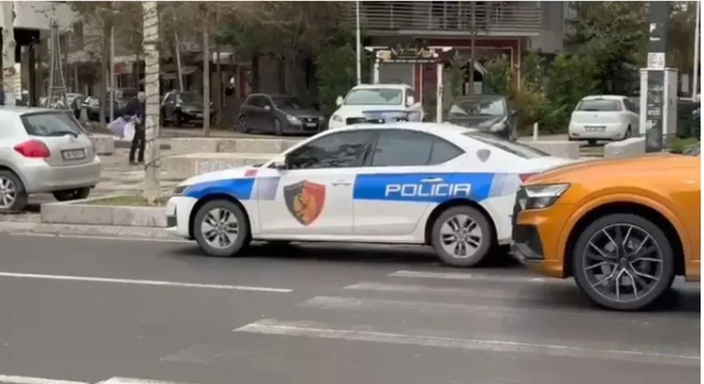 Ngjarja në Vlorë  Do u hiqej tenda në biznese  4 persona kundërshtojnë forcat e policisë  Përplasje dhe me inspektorët e IMT  një nga efektivët   