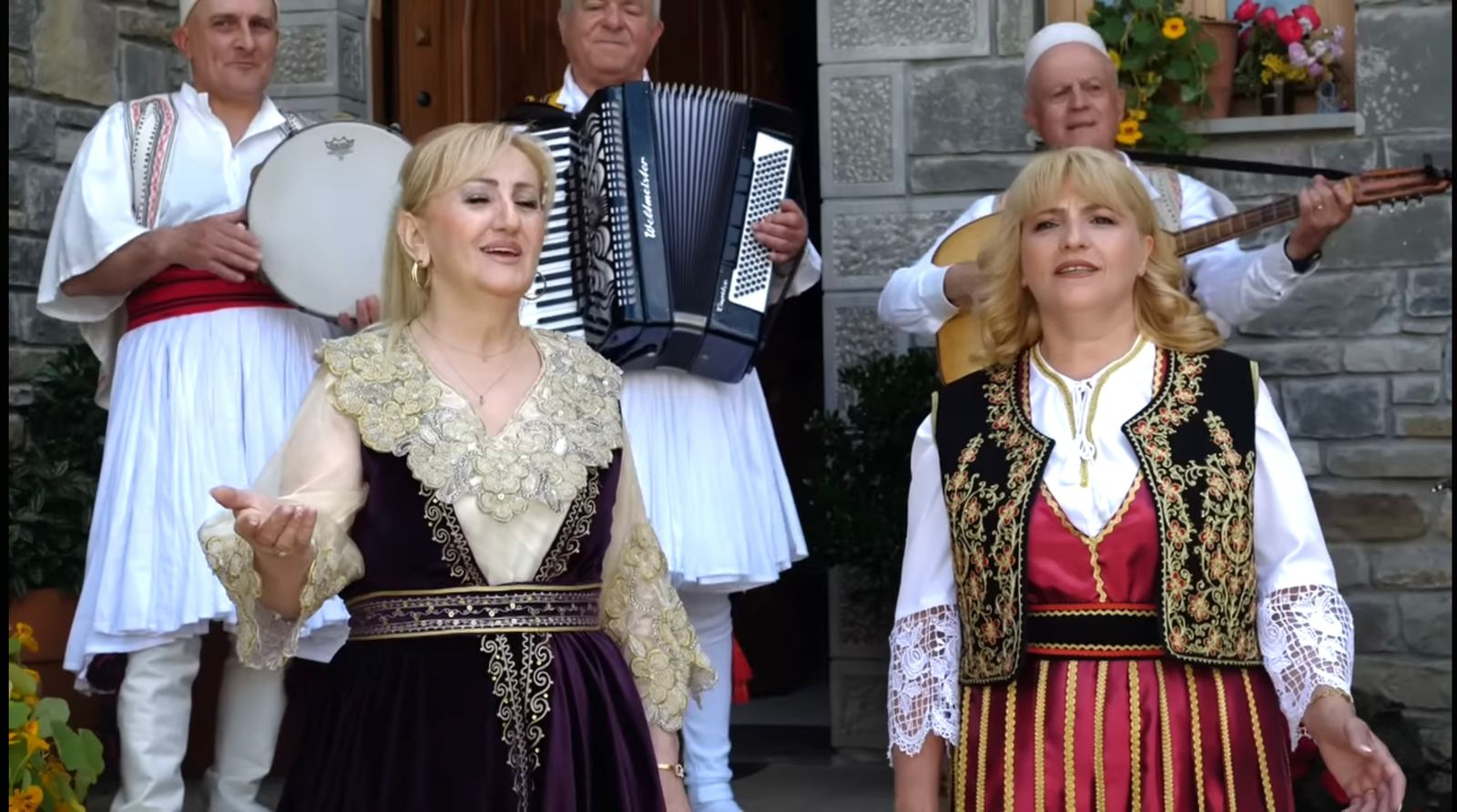 Akademik Vasil S  Tole    Këngët e Hafizesë  të kënduara nga Adriana Thanasi dhe sazet e Përmetit  një rizbulim i magjisë së këngëve qytetare   