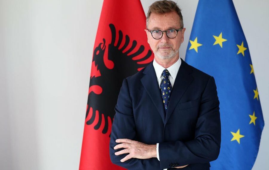  Luftë korrupsionit dhe krimit   Gonzato apel të rinjve  Mos u largoni  sillni Evropën këtu