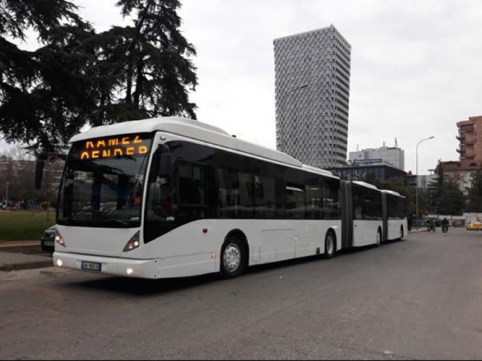 Autoriteti i Konkurrencës nis hetimin për rritjen e çmimit të biletës të transportit urban në Kamzë