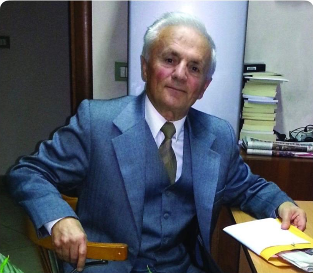 Rezear Xhaxhiu  Nesip Kaçi  një jetë në shërbim të fjalës  diplomacisë dhe dinjitetit njerëzor