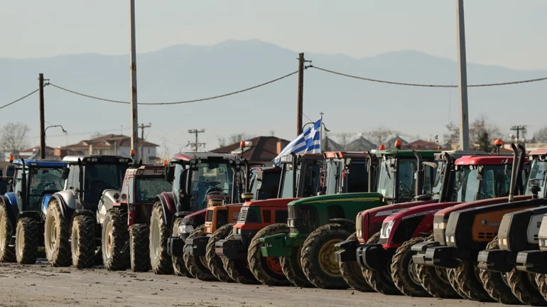 Prej disa ditësh fermerët në Greqi në protestë  bllokohet sërish aksi rrugor Kakavijë Janinë