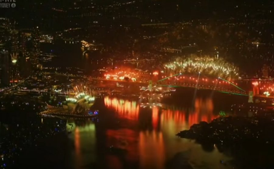 Viti i Ri 2026 mbërrin edhe në Australi  festime me spektakël fishekzjarrësh