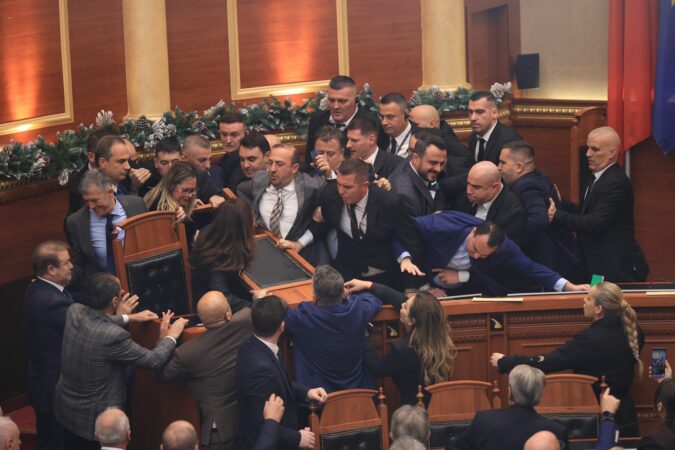 Shtyrje  flakadanë dhe tensione  Pas Balliut  Peleshi përjashton edhe Nokën