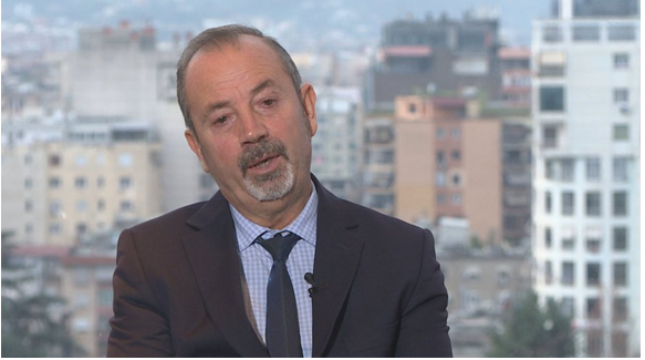 Rrëfimi tronditës i ish oficerit të Policisë  zbulon  marrjen peng  brenda Komisariatit